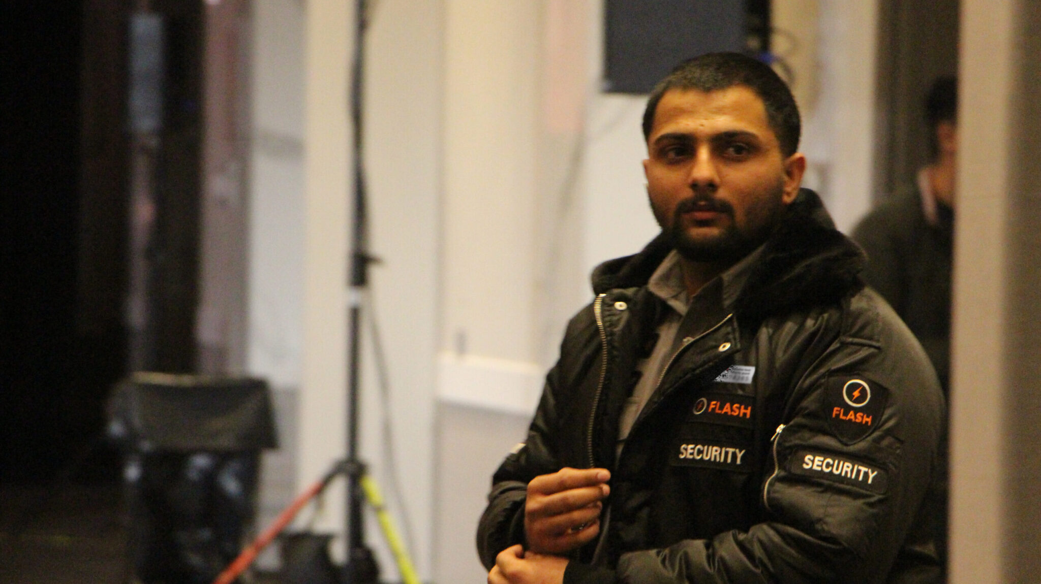 Top 5 Advantages of Hiring Professional Security Guards for Your ...
